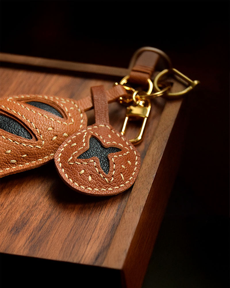 Bag Charm Pãozinho em detalhe para bolsa - Charmme Brasil