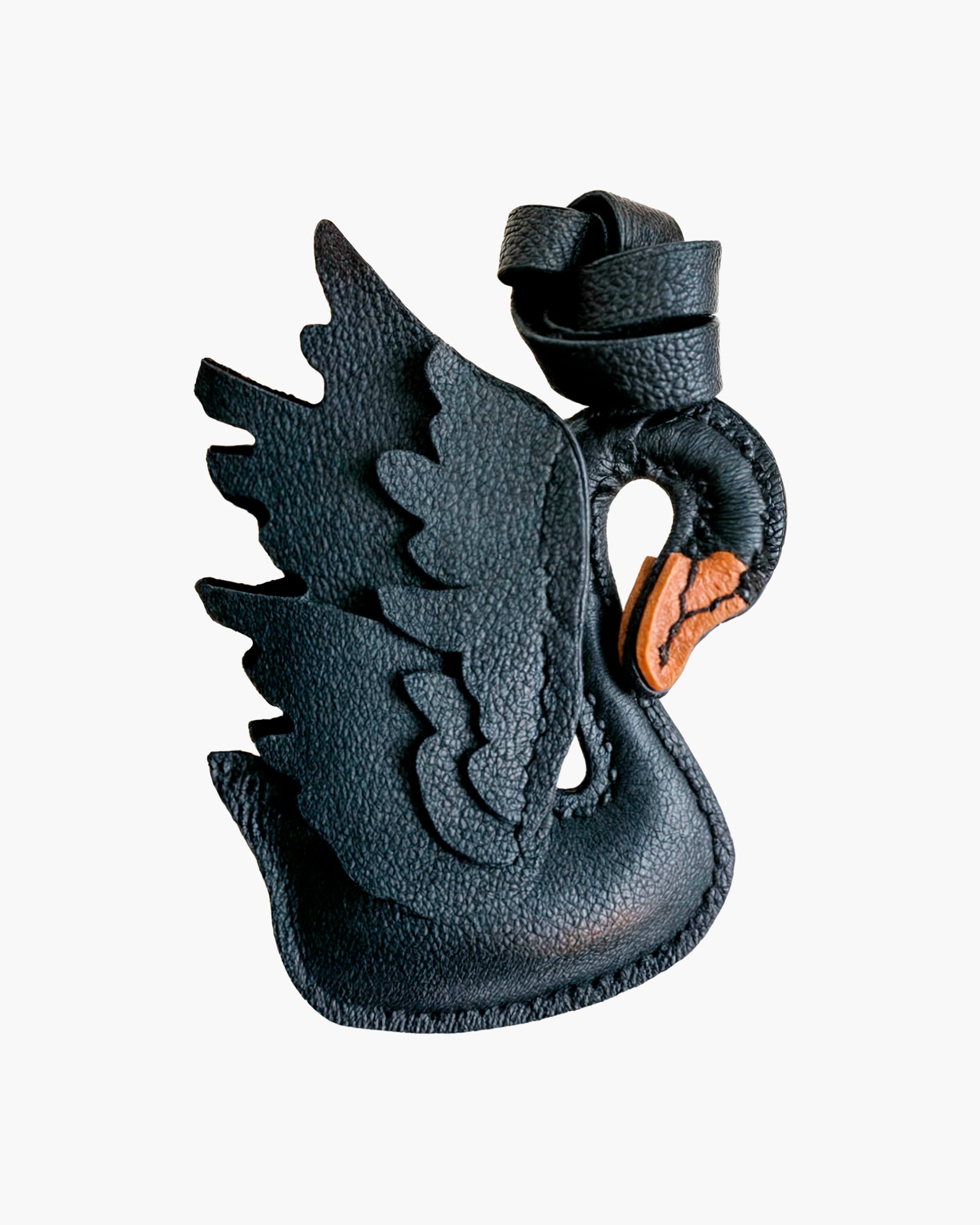 Bag Charm Cisne preto em foto de produto - Charmme Brasil