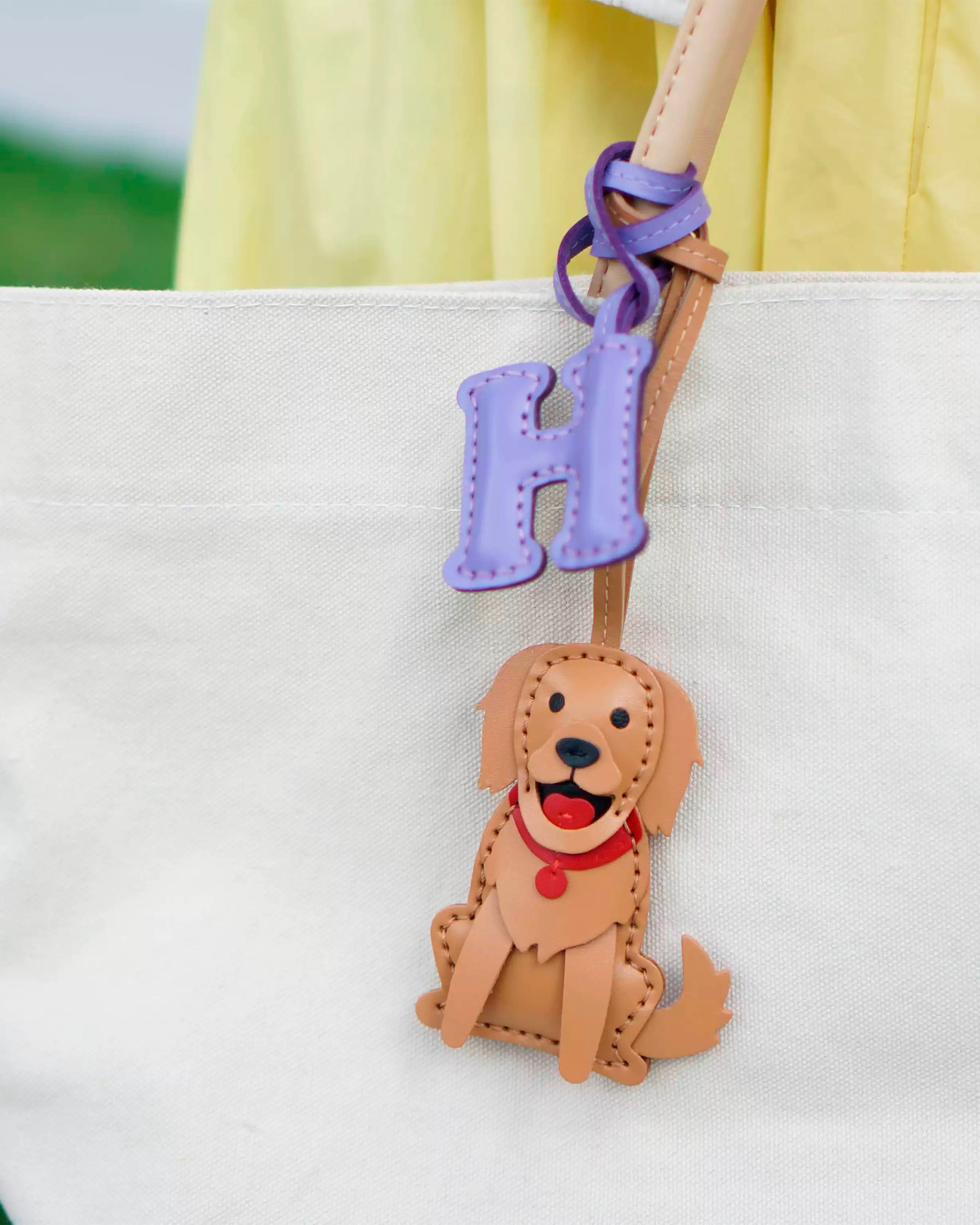 Bag Charm Golden Retriever em detalhe para bolsa - Charmme Brasil