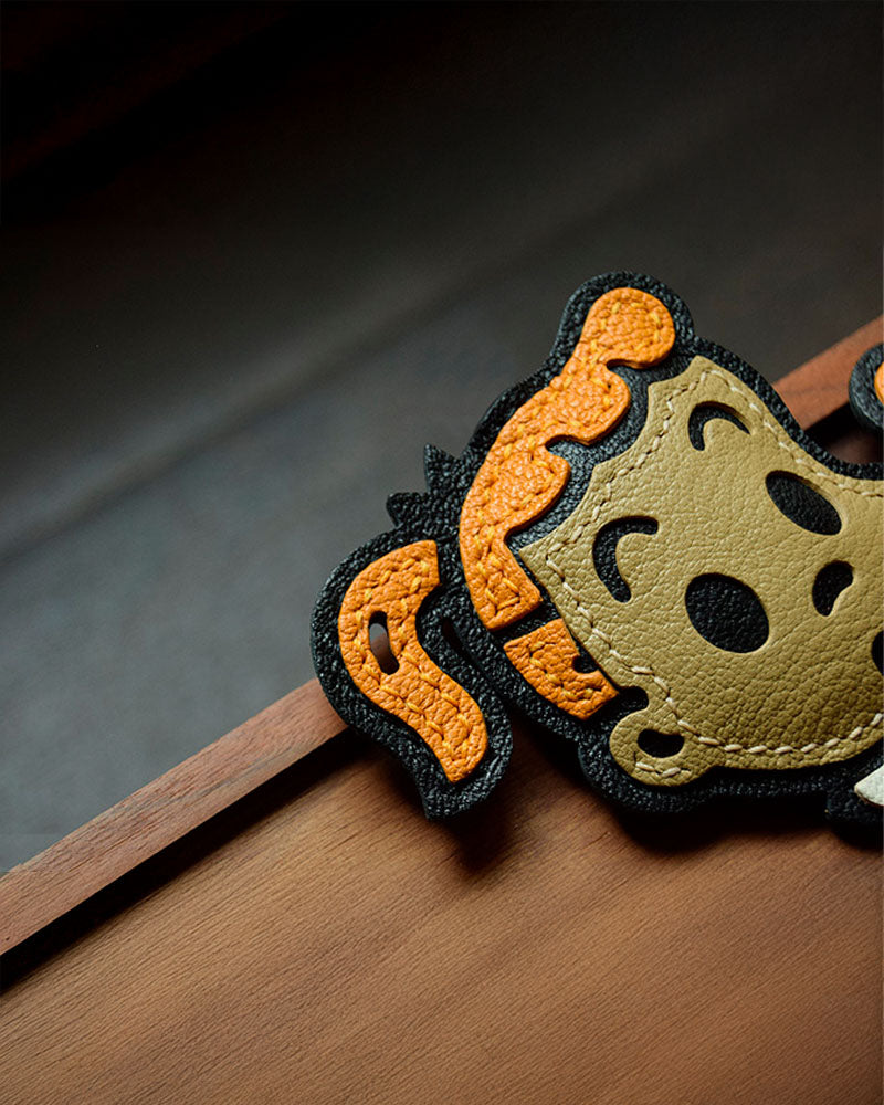 Bag Charm Menina Surpresa em detalhe para bolsa - Charmme Brasil