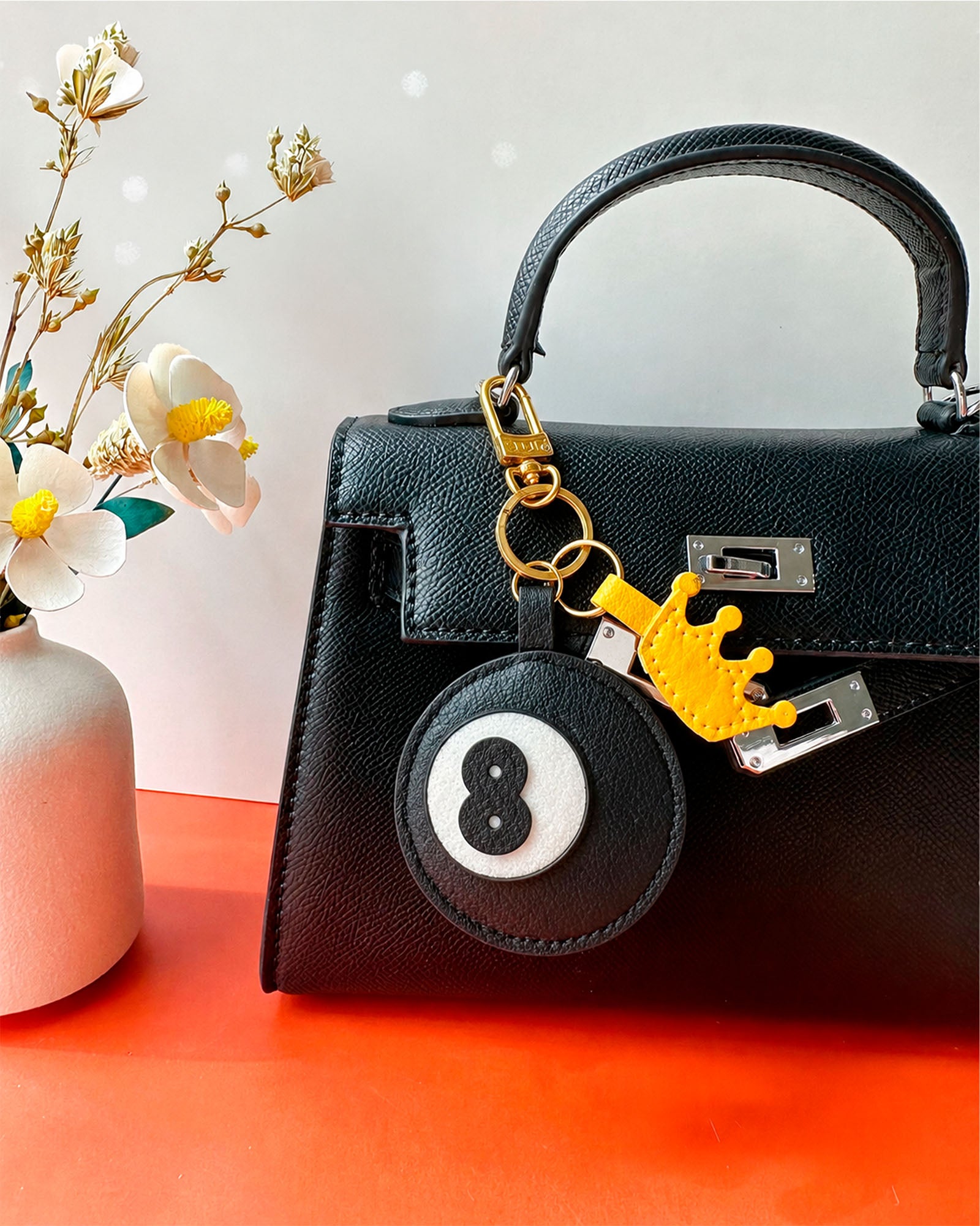 Bag Charm Bola 8